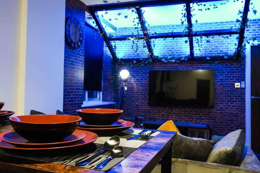 Stunning Two Bed City Centre Apartment Leeds  Extérieur photo