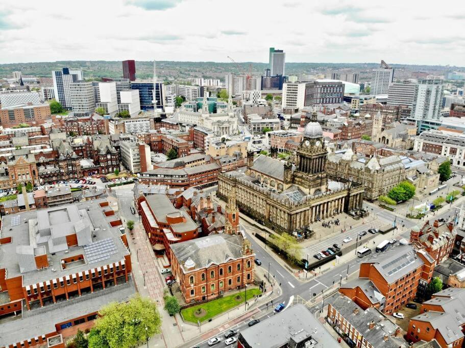 Stunning Two Bed City Centre Apartment Leeds  Extérieur photo
