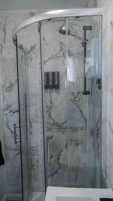 Stunning Two Bed City Centre Apartment Leeds  Extérieur photo