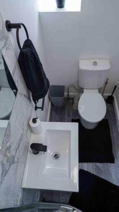 Stunning Two Bed City Centre Apartment Leeds  Extérieur photo