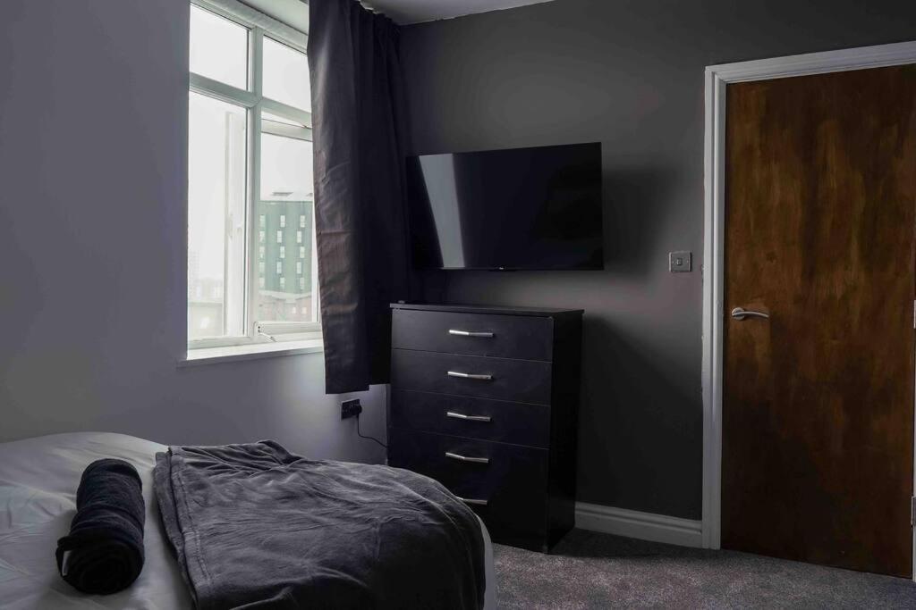 Stunning Two Bed City Centre Apartment Leeds  Extérieur photo